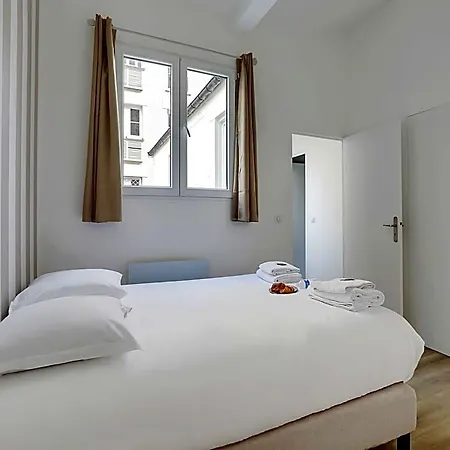 Intimate - 1br4p - Saint-lambert 2* Paris